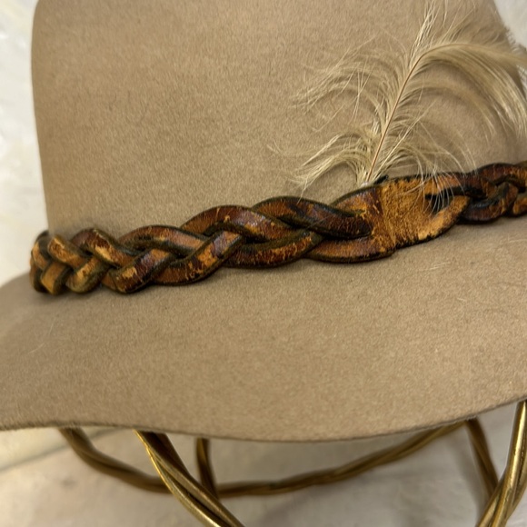 🤍🤍Vintage Wool Fedora Hat with Leather braided band🤍 - Picture 3 of 7